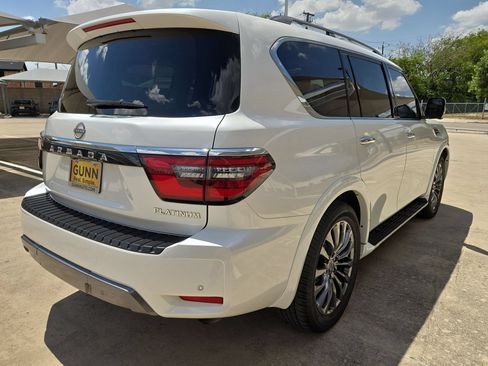 Used 2023 Nissan Armada Platinum w/ Captain's Chairs Package RWD image 3
