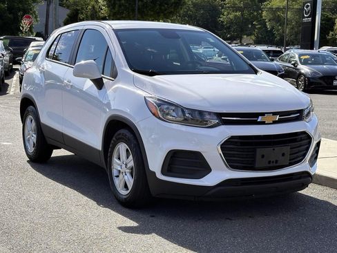 Used 2020 Chevrolet Trax LS w/ Tint and Cruise Package FWD image 5