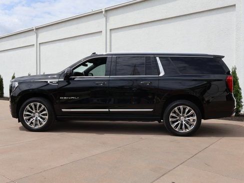 Used 2022 GMC Yukon XL Denali AWD/4WD image 4