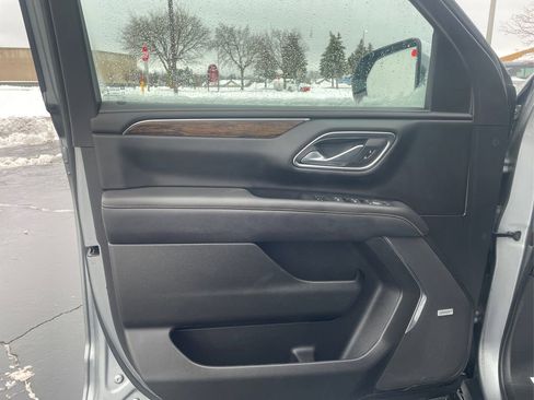 Used 2023 Chevrolet Tahoe Premier AWD/4WD image 17