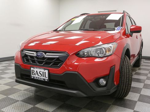 Used 2022 Subaru Crosstrek 2.0i Premium image 4