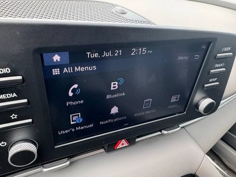 Used 2023 Hyundai Elantra SEL FWD image 2