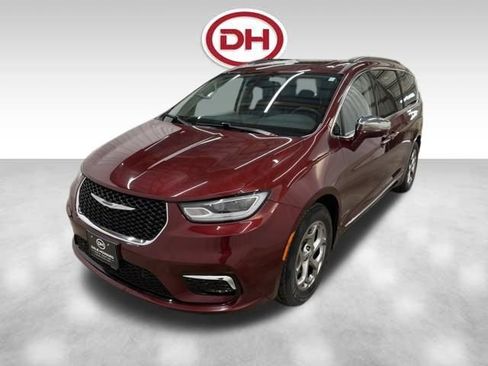 Used 2022 Chrysler Pacifica Limited image 10