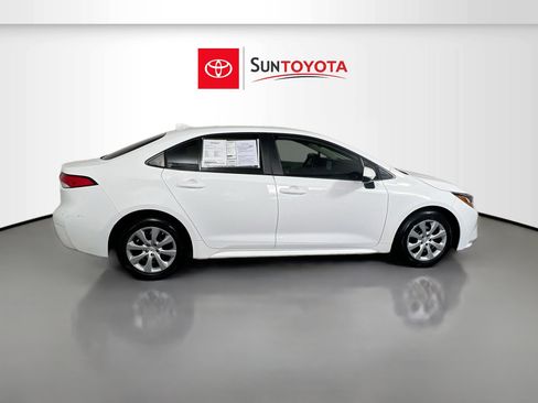 Used 2023 Toyota Corolla LE FWD image 2