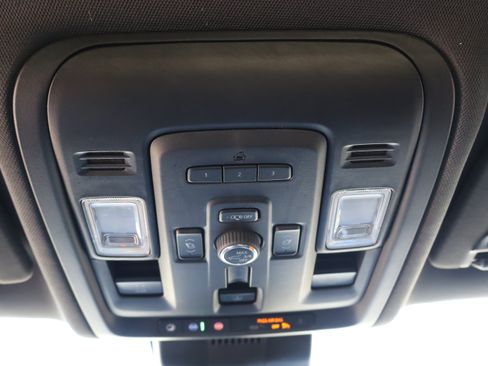 Used 2023 Chevrolet Tahoe High Country AWD/4WD image 32