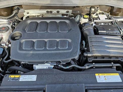 Used 2026 Volkswagen Tiguan SE AWD/4WD image 21
