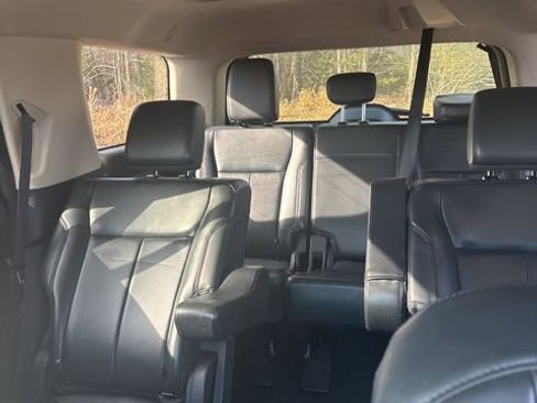 Used 2024 Ford Expedition XLT image 11