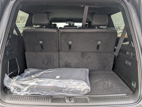 New 2026 Jeep Grand Wagoneer Limited image 9