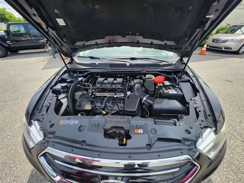 Used 2013 Ford Taurus Limited FWD image 25