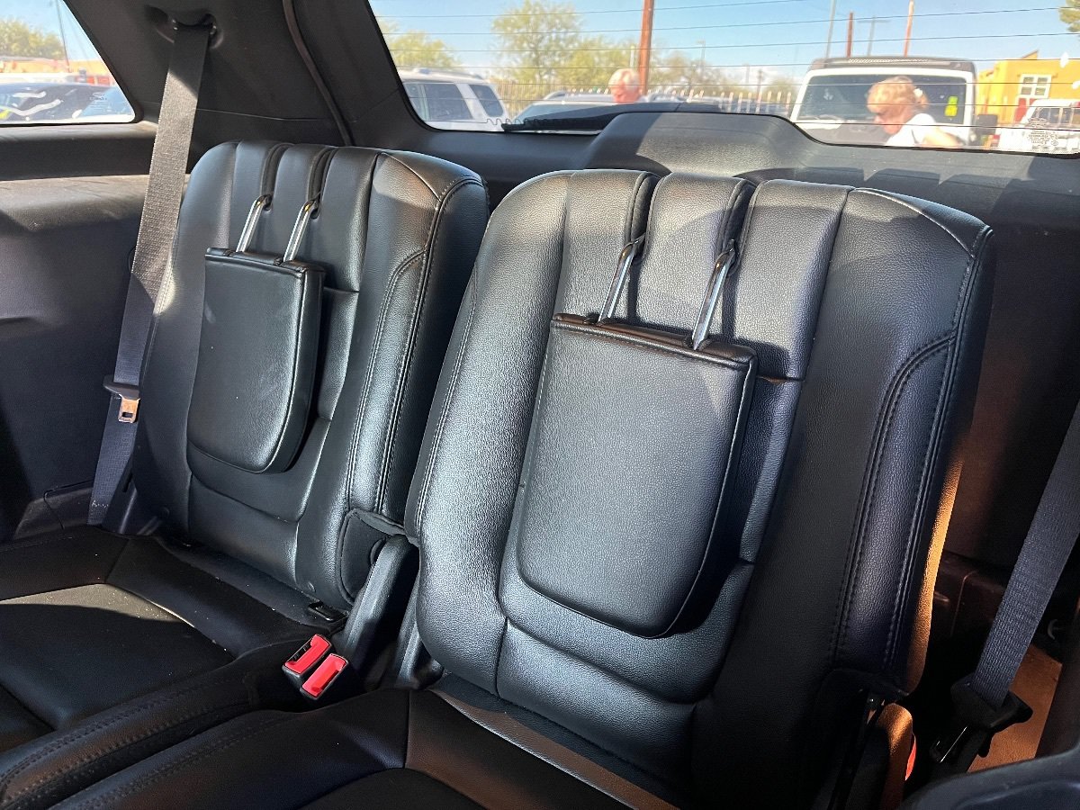 Used 2016 Ford Explorer XLT w/ Equipment Group 202A FWD image 14