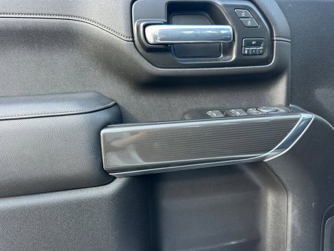 Used 2022 GMC Sierra 2500 AT4 w/ AT4 Premium Plus Package image 11