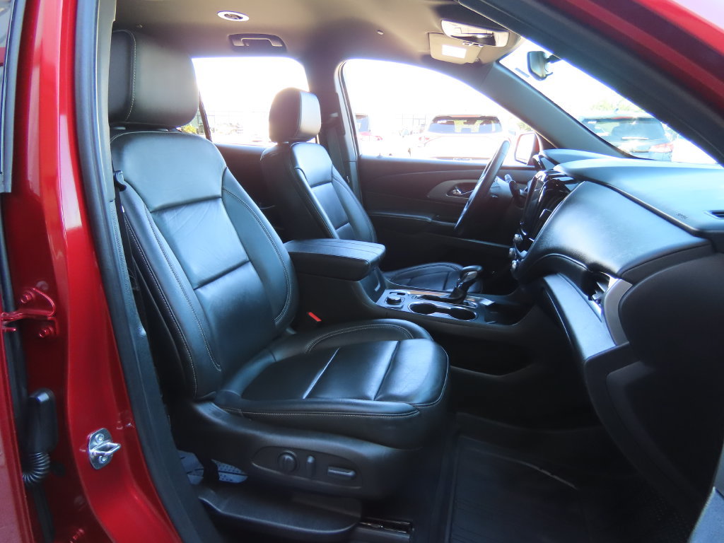 Used 2023 Chevrolet Traverse LT w/ LPO, Floor Liner Package AWD/4WD image 38