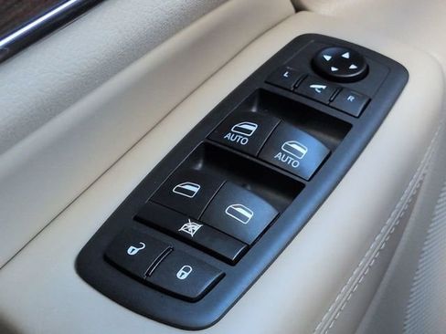 Used 2021 Jeep Grand Cherokee Overland w/ Trailer Tow Group IV image 24