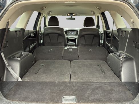 Used 2019 Kia Sorento FWD V6 image 9