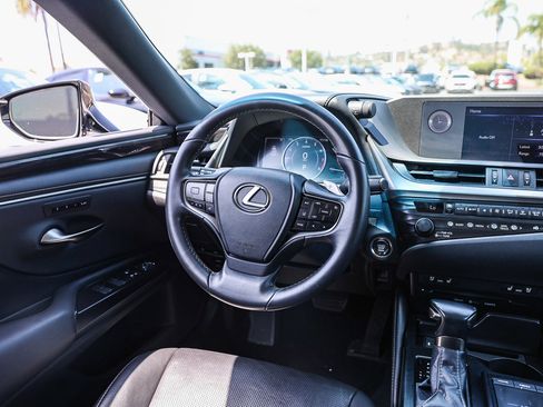 Used 2020 Lexus ES 350 w/ Premium Package FWD image 5