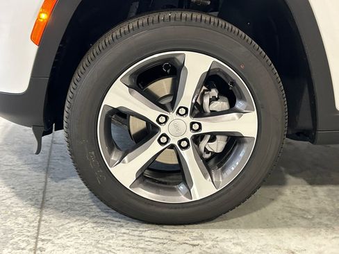 New 2025 Jeep Grand Cherokee Limited image 11