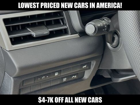 New 2024 Mitsubishi Outlander SE image 10