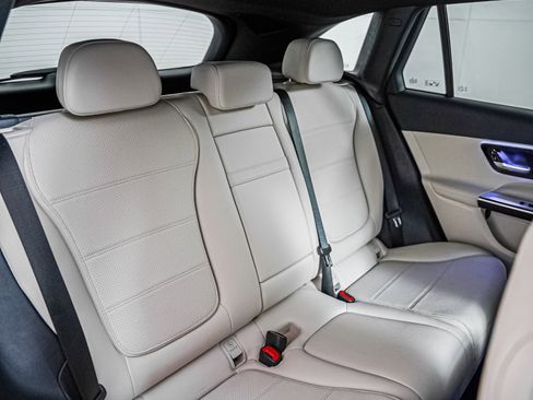 Certified 2026 Mercedes-Benz GLC 300 image 14