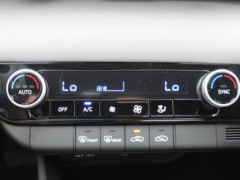 New 2026 Hyundai Elantra Hybrid FWD image 22