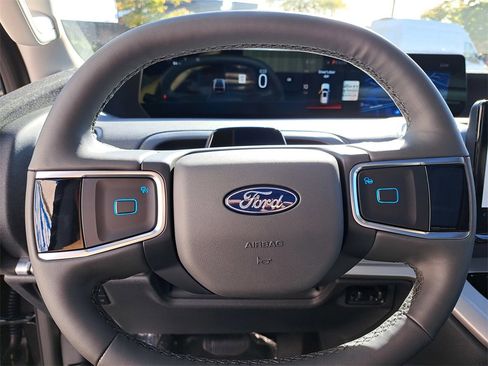 New 2025 Ford Expedition Active image 9