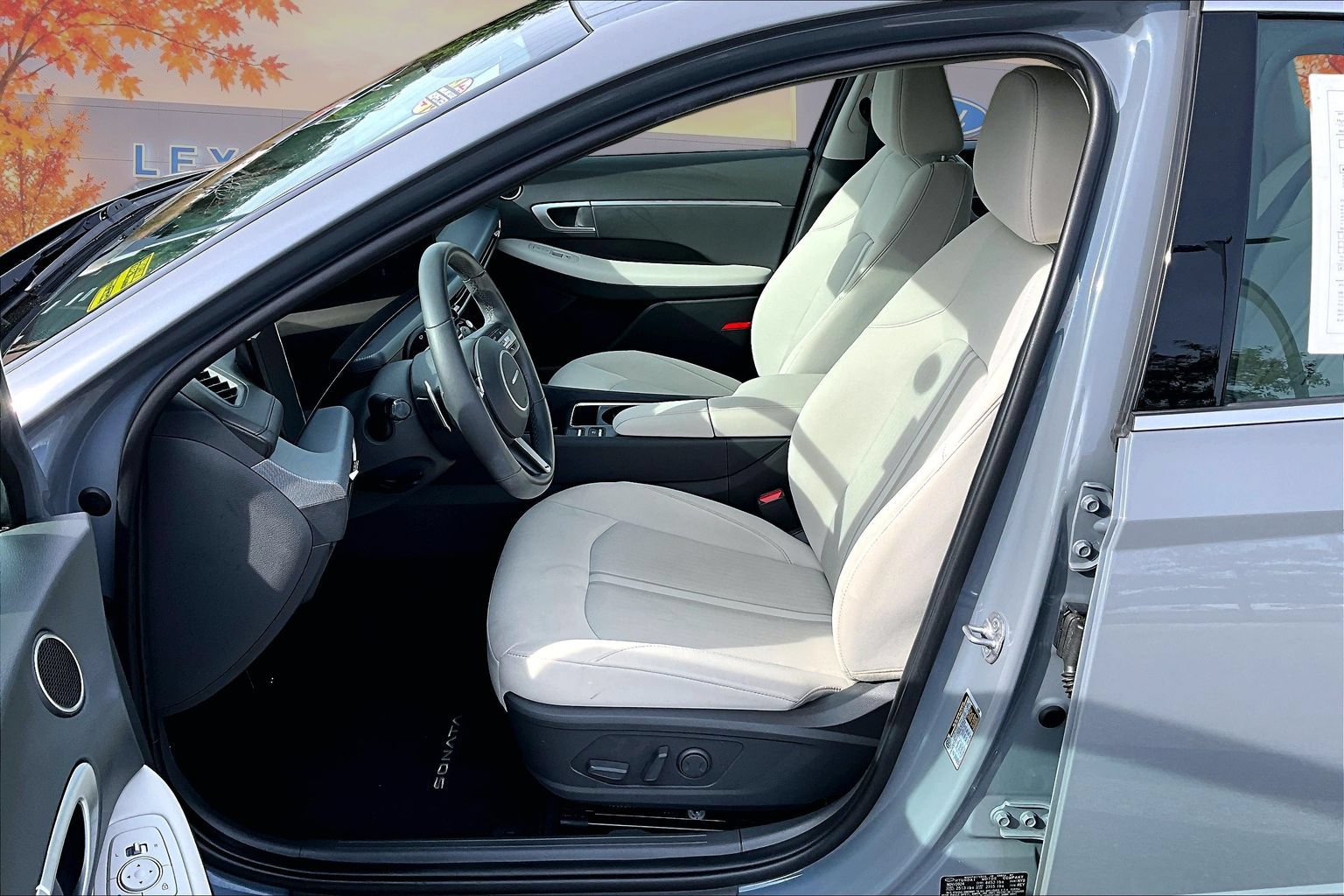 Used 2025 Hyundai Sonata SEL FWD image 21