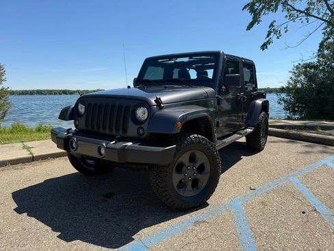 Used 2017 Jeep Wrangler Unlimited Sport AWD/4WD image 1