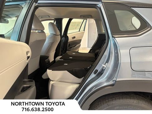 Used 2026 Toyota Corolla Cross L image 19