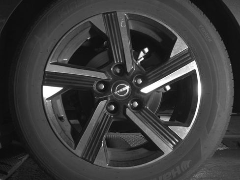 Used 2025 Nissan Sentra SV FWD image 14