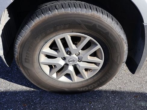 Used 2019 Nissan Frontier SV image 4