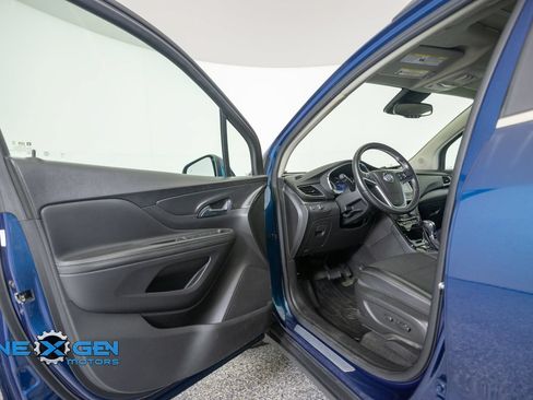 Used 2020 Buick Encore Preferred w/ Safety Package FWD image 9