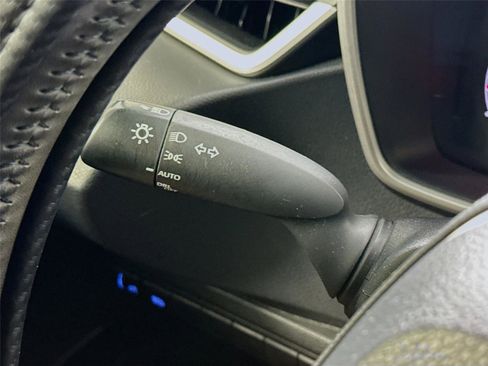 Used 2022 Toyota Corolla SE FWD image 5