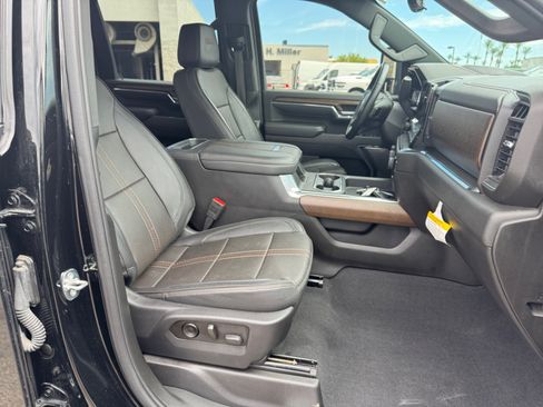 Used 2024 Chevrolet Silverado 3500 High Country w/ High Country Premium Package AWD/4WD image 34