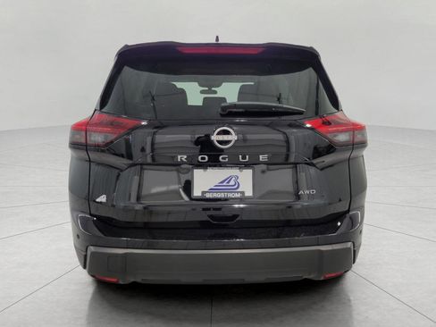 Used 2025 Nissan Rogue SV image 25