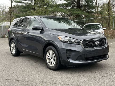 Used 2019 Kia Sorento LX image 19