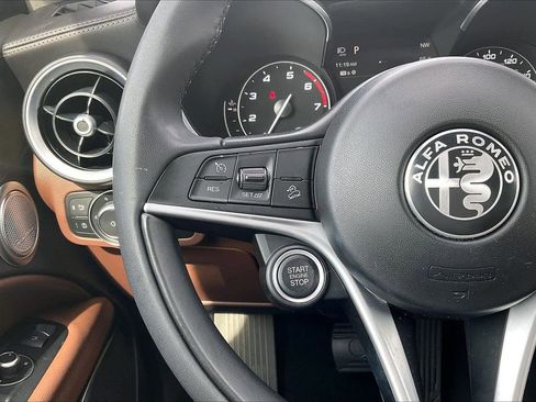 Used 2019 Alfa Romeo Stelvio Ti image 31