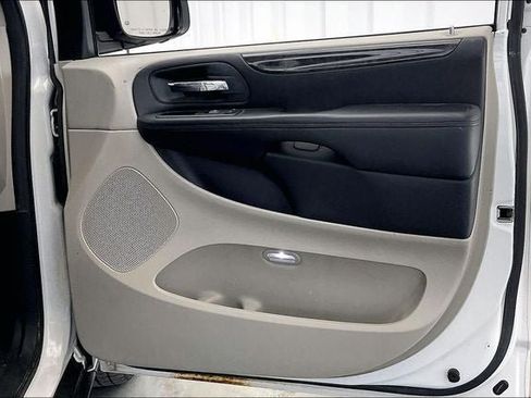 Used 2012 RAM C/V FWD image 21