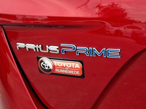 Used 2018 Toyota Prius Prime Premium image 29