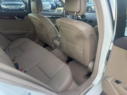 Used 2011 Mercedes-Benz C 300 4MATIC Sedan image 43