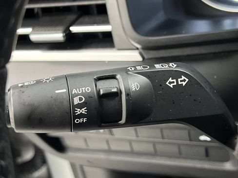 Used 2025 Mitsubishi Outlander SE FWD image 55