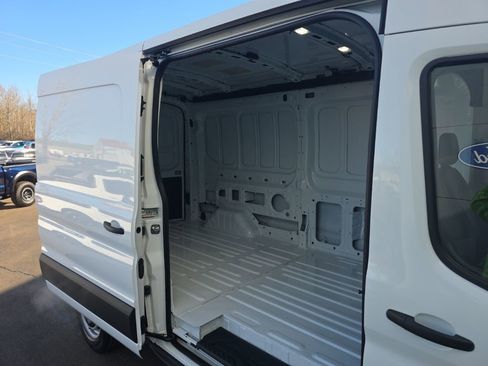 New 2026 Ford Transit 250 148 Medium Roof image 21
