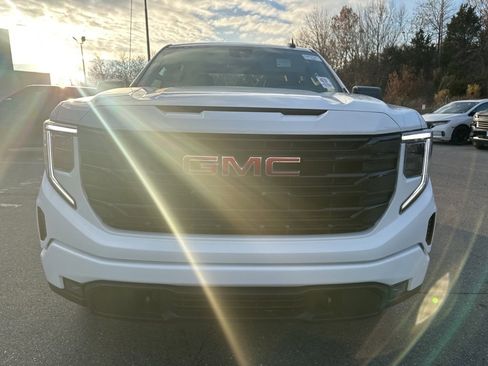 Used 2023 GMC Sierra 1500 Elevation image 2