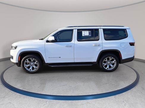 Used 2022 Jeep Wagoneer Series II AWD/4WD image 8