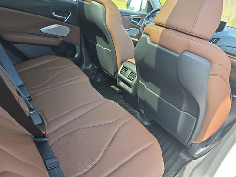 Used 2025 Acura RDX w/Technology Package image 11