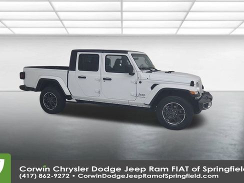 Certified 2023 Jeep Gladiator Overland image 3