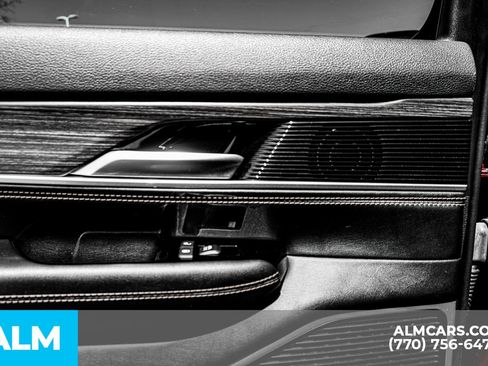 Used 2024 Jeep Wagoneer Series II w/ Flexible Seating Group image 59