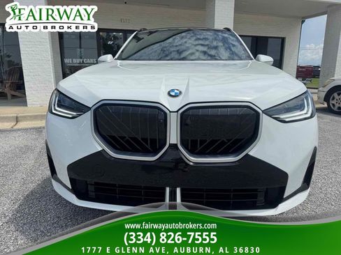 Used 2025 BMW X3 xDrive30i AWD/4WD image 3