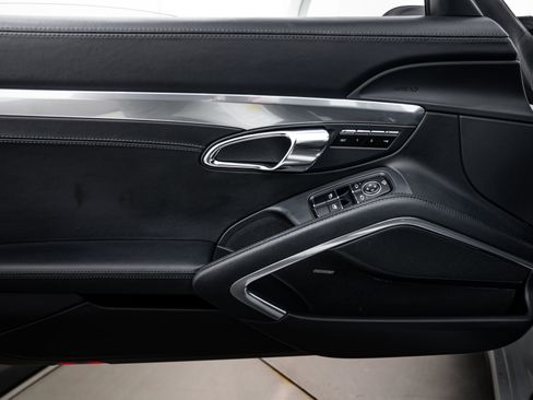 Certified 2014 Porsche 911 Targa 4S image 22