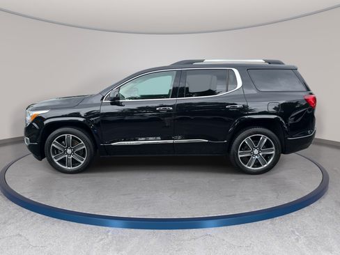 Used 2017 GMC Acadia Denali w/ Technology Package FWD image 8