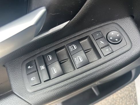 Used 2022 RAM 1500 Big Horn AWD/4WD image 17