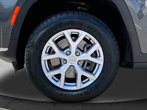 Certified 2022 Jeep Grand Cherokee L Limited AWD/4WD image 32